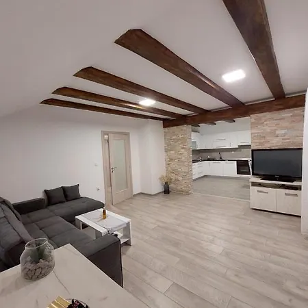 Milena - Dva Garazna Parking Mjesta