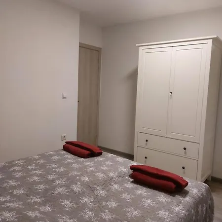 Milena - Dva Garazna Parking Mjesta Daire